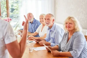 KHÓA HỌC CHĂM SÓC NGƯỜI CAO TUỔI