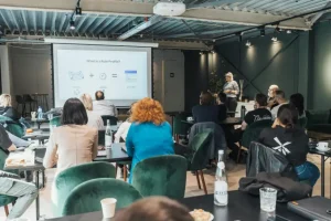 KHÓA HỌC LỚP CHUYÊN VIÊN CHÍNH