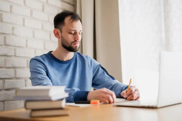 Học viên thực hành tư vấn tâm lý học đường online
