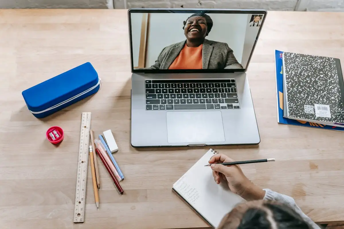 Lớp học luyện thi APTIS A2 trực tuyến qua Zoom