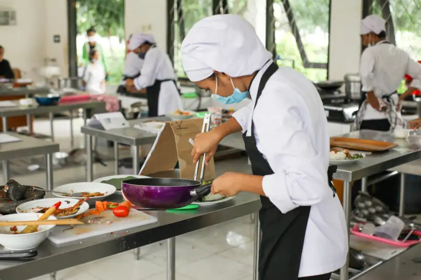 Tuyển Sinh Cao Đẳng Chính Quy 2026 – Ngành Kỹ Thuật Chế Biến Món Ăn