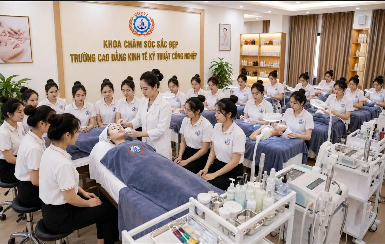 Tuyển Sinh Cao Đẳng Chăm Sóc Sắc Đẹp Năm 2026